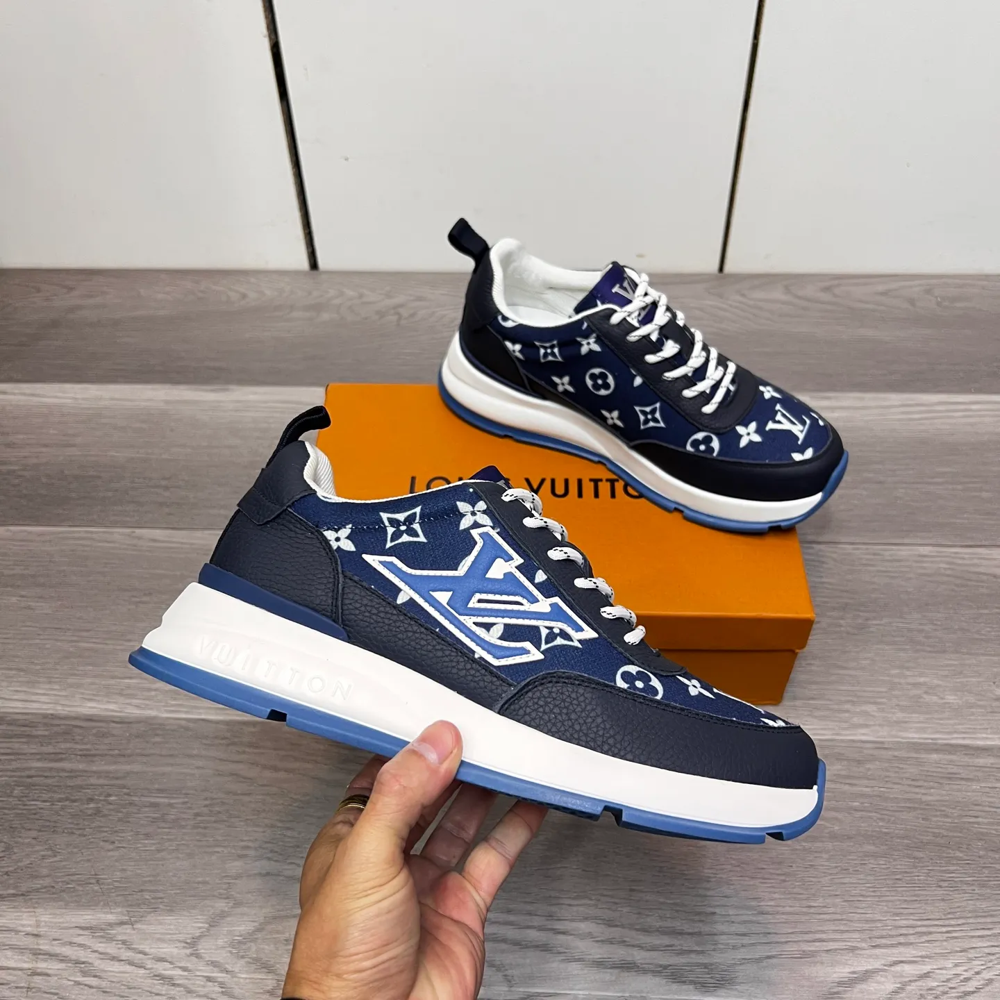 Factory price: 438💰LVZhe's new casual sports shoes for men👉 👉 Fashionable and versatile, 💞 simple and elegant style, 🔊 The fabric is made of imported cowhide with original fabric, ☑️Sheepskin feet inside, original wear-resistant rubber outsole, exclusive new style, actual shot, three colors available, code number: 38-44, (45 can be customized)